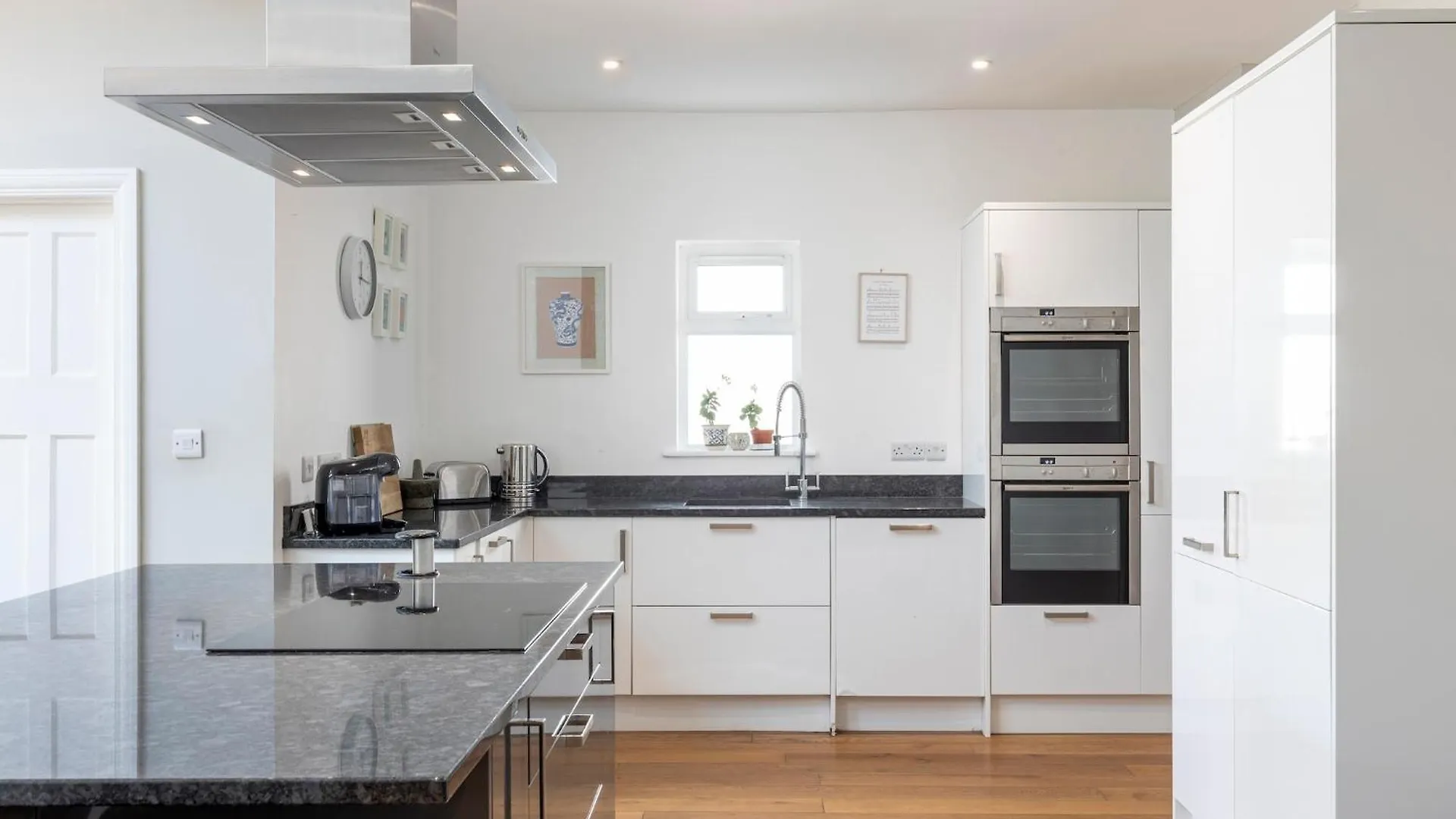 Bright & Spacious 3Bedroom Home Brighton 0*,  Reino Unido